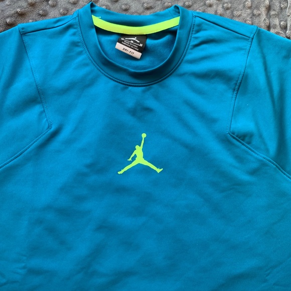 Jordan Flight Performance Basketball Top - Picture 2 of 8